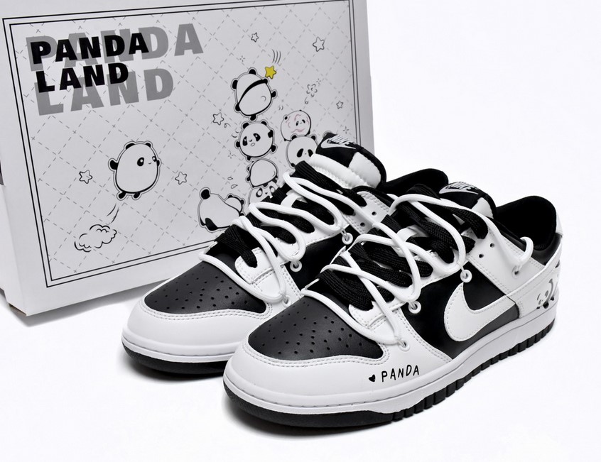 Nike SB Dunk Low 'PandaStrap'