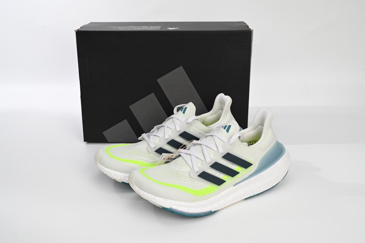 adidas Ultraboost Light 23 [X. 16]