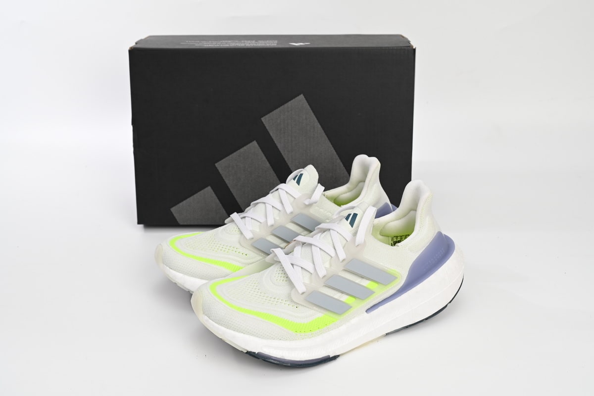 adidas Ultraboost Light 23 [X. 5]