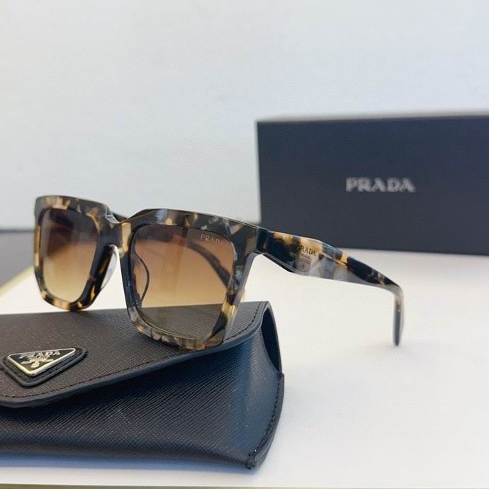 Lunettes de soleil Prada [M. 2]